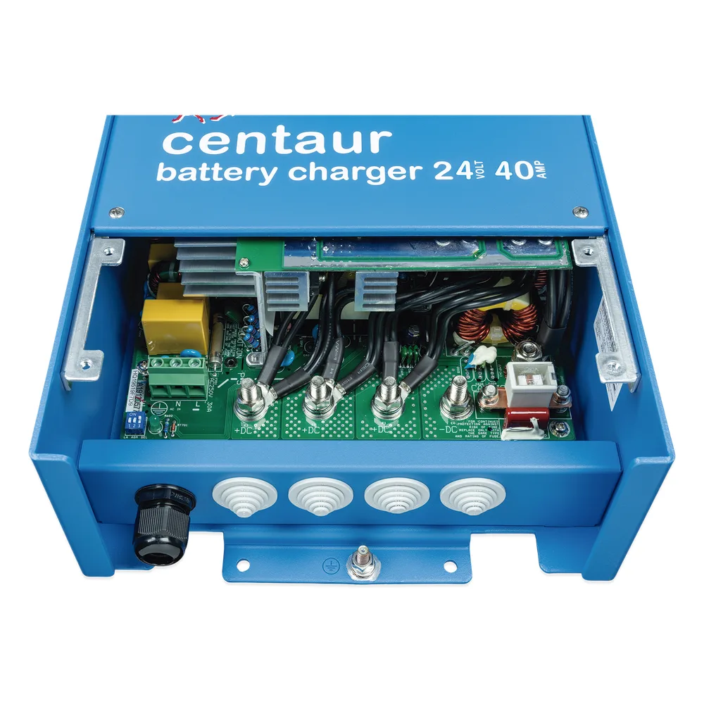 Centaur 24/40 / Cargador de Baterías 24V, 40A / Para Ambientes Marinos y Terrestres. /  Bancos de 160 a 400 Ah – vista 6