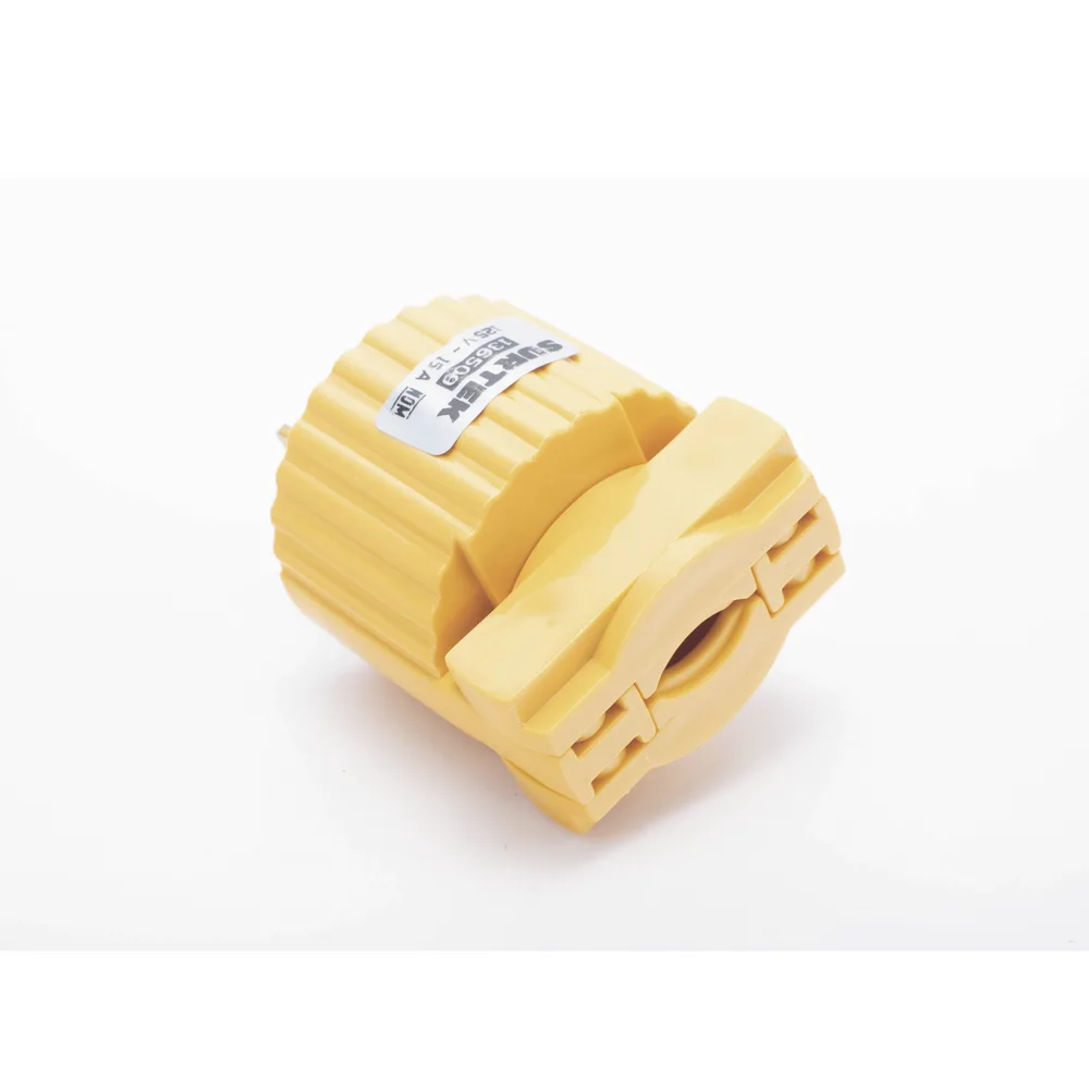 Clavija con Abrazadera Plástica Aterrizada  / 127 V CA 15 A Max.  / Fabricada en Plastico ABS. – vista 3