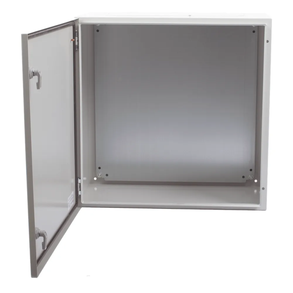 Gabinete de Acero IP66 Uso en Intemperie (600 x 600 x 300 mm) con Placa Trasera Interior Metálica y Compuerta Inferior Atornillable (Incluye Chapa y Llave T). – vista 4