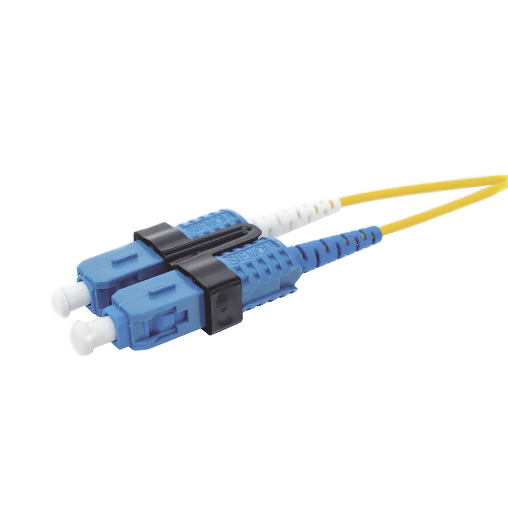 Jumper de Fibra Óptica Monomodo (OS2), XGLO, LC/UPC-SC/UPC Duplex, OFNR, Color Amarillo, 10 Metros (32.81 Pies) – vista 4