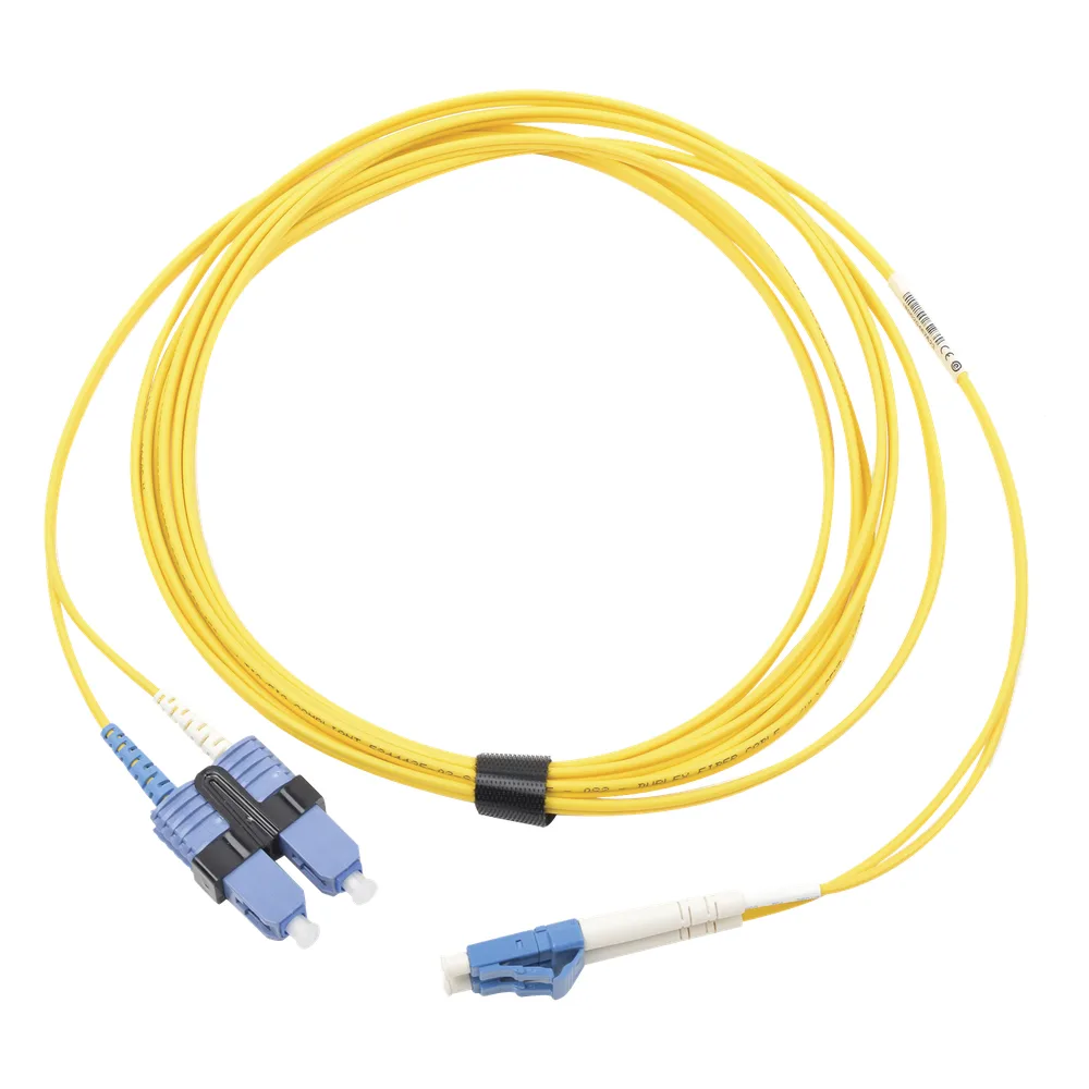 Jumper de Fibra Óptica Monomodo (OS2), XGLO, LC/UPC-SC/UPC Duplex, OFNR, Color Amarillo, 10 Metros (32.81 Pies)