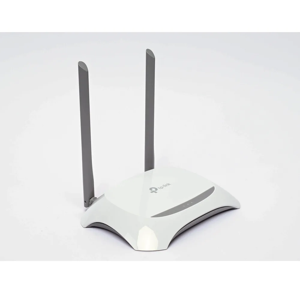 Router Inalámbrico WISP, 2.4 GHz, 300 Mbps, 2 antenas externas omnidireccional 5 dBi, 4 Puertos LAN 10/100 Mbps, 1 Puerto WAN 10/100 Mbps, control de ancho de banda – vista 2